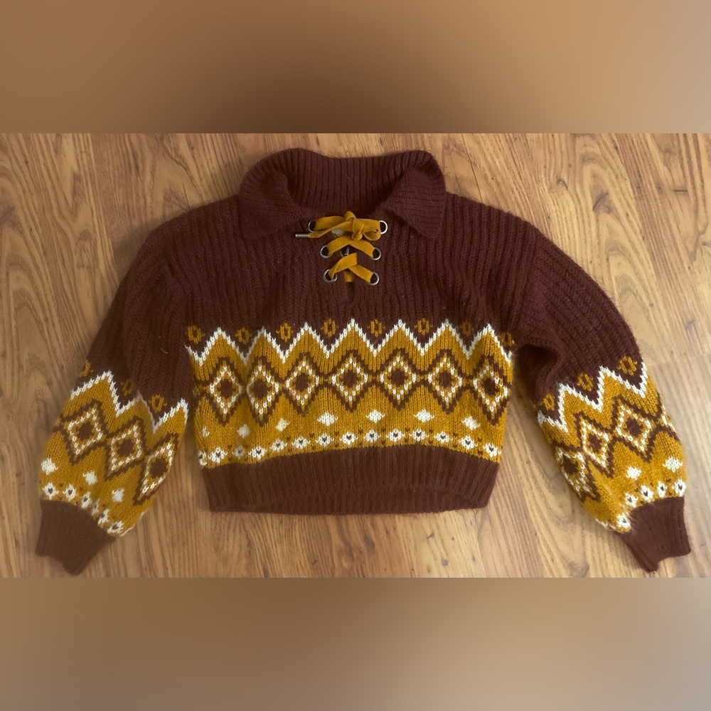 SO Juniors burgundy and gold cropped fair isle tie-up sweater small